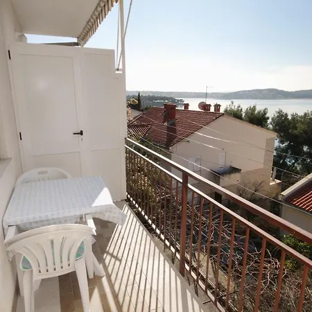 By The Sea - 6023 Τρογκίρ