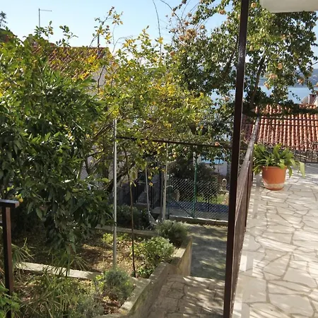 By The Sea - 6023 טרוגיר